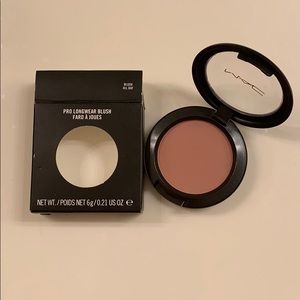 BRAND NEW MAC Blush